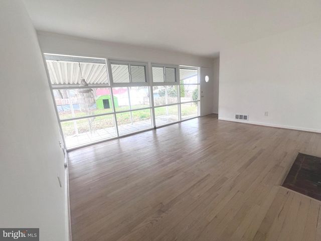 5937 LEMAY RD, Rockville, MD 20851