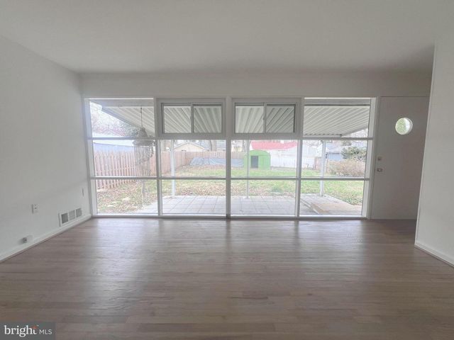 5937 LEMAY RD, Rockville, MD 20851