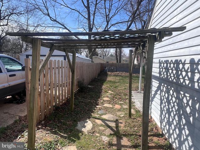 5937 LEMAY RD, Rockville, MD 20851