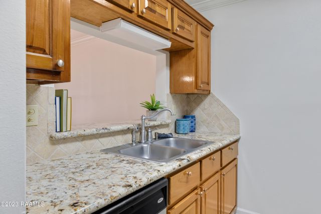 112 Hillside Drive 16, Lafayette, LA 70503