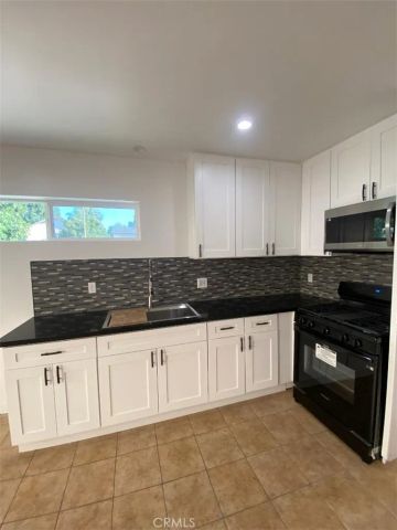 19807 Blythe Street, Winnetka, CA 91306