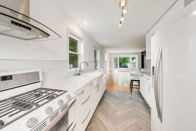 5454 W GETTYSBURG Street, Chicago, IL 60630