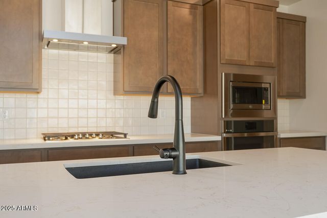 40147 N Alameda Drive, San Tan Valley, AZ 85140