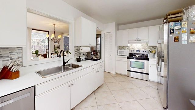 5803 Fox Hollow Drive B, Boca Raton, FL 33486