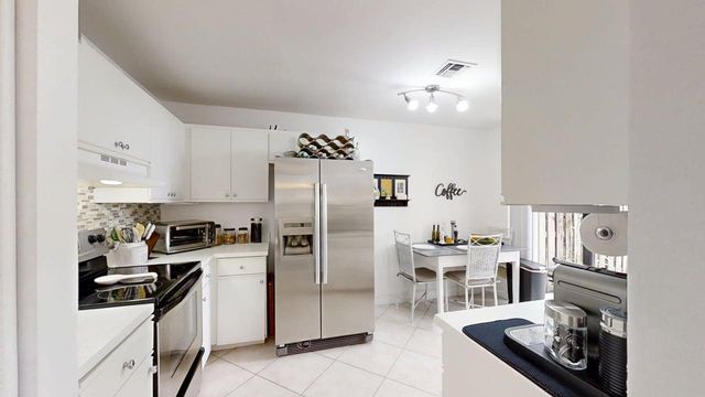 5803 Fox Hollow Drive B, Boca Raton, FL 33486