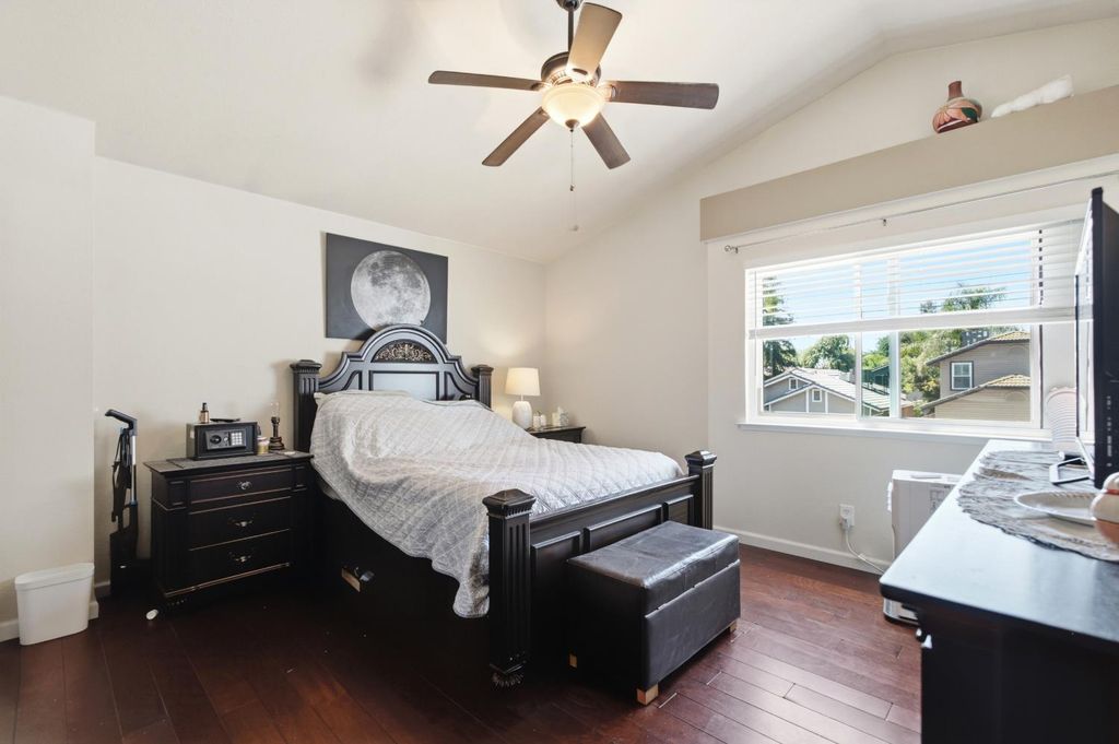 Image 11 of property listing at 3450 W Dovewood Avenue, Fresno, CA 93711
