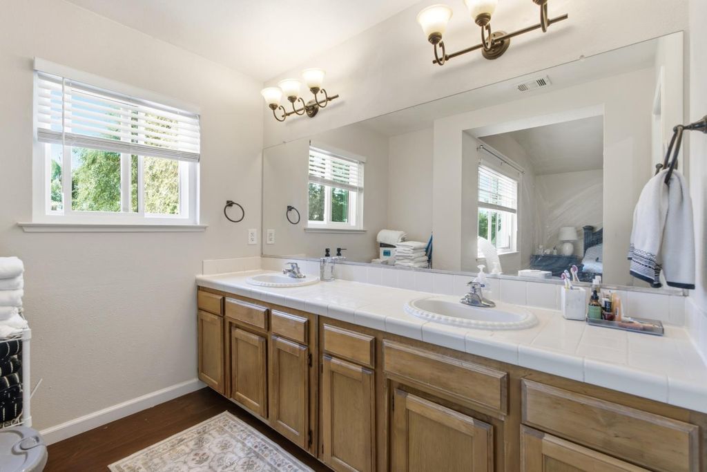 Image 13 of property listing at 3450 W Dovewood Avenue, Fresno, CA 93711