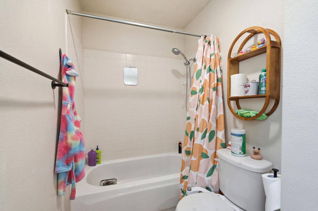 Image 17 of property listing at 3450 W Dovewood Avenue, Fresno, CA 93711