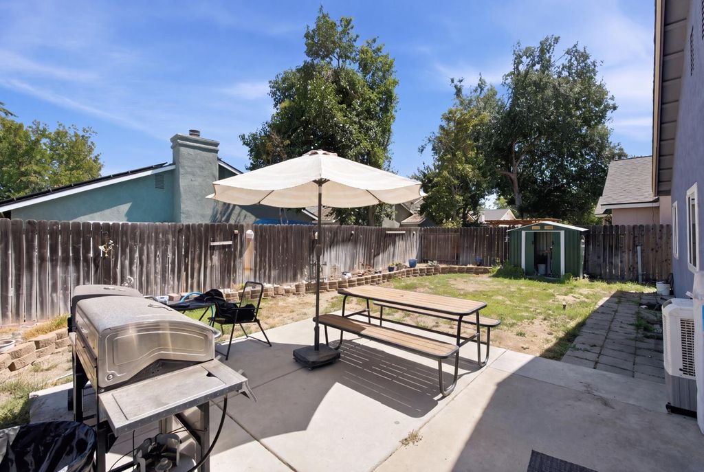 Image 20 of property listing at 3450 W Dovewood Avenue, Fresno, CA 93711