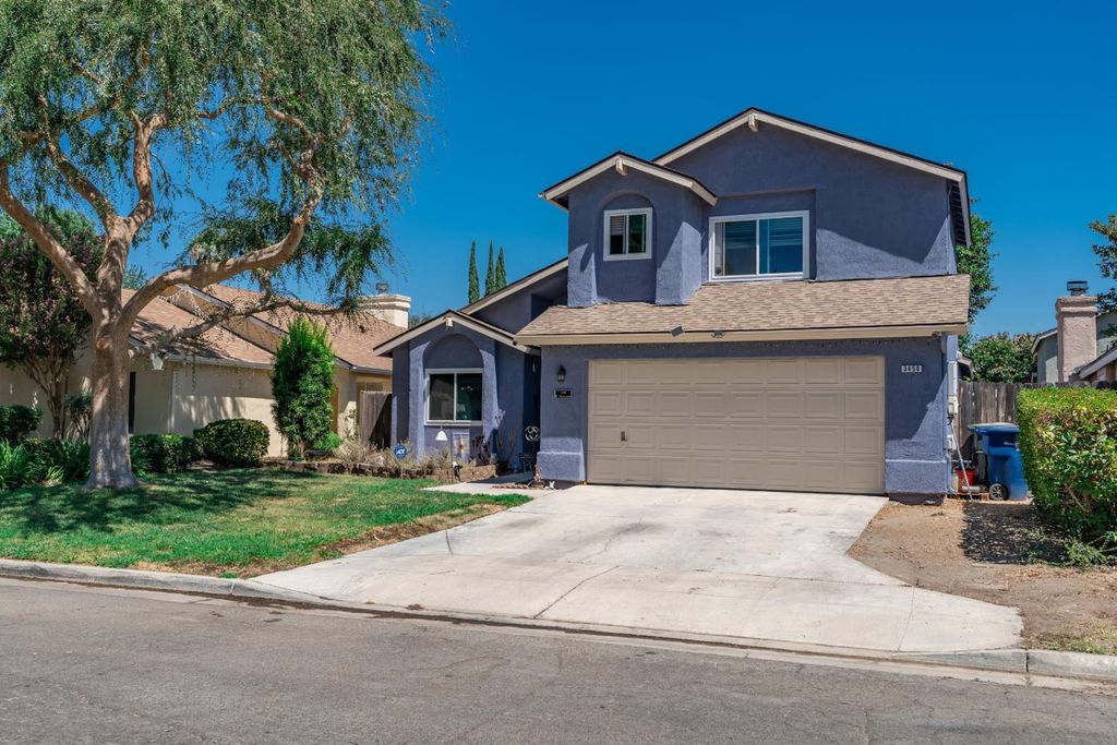 Image 25 of property listing at 3450 W Dovewood Avenue, Fresno, CA 93711
