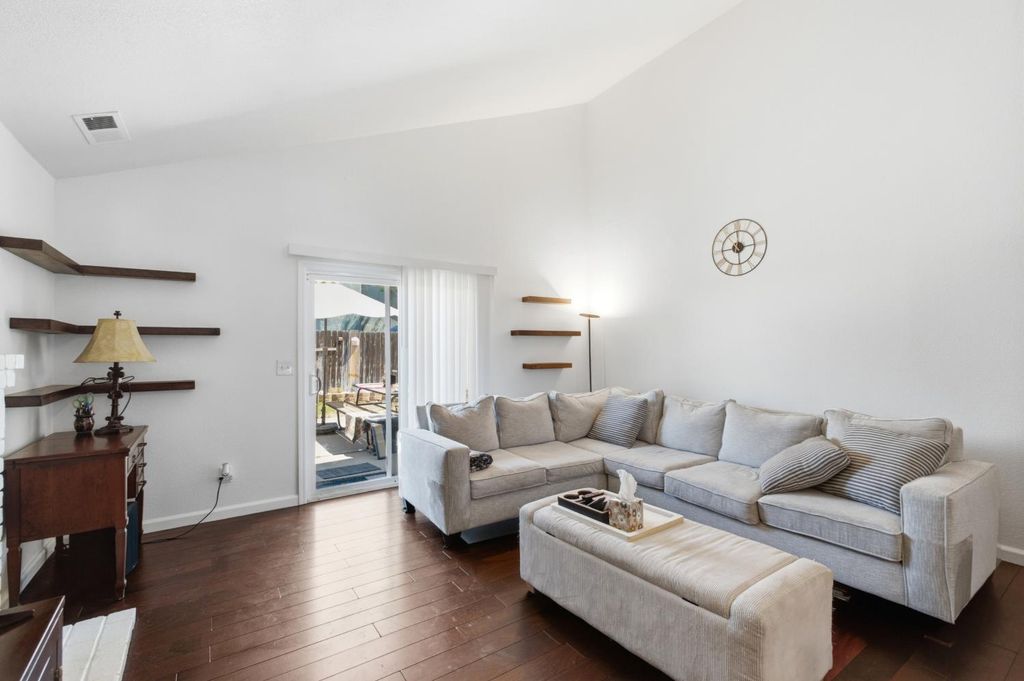 Image 3 of property listing at 3450 W Dovewood Avenue, Fresno, CA 93711