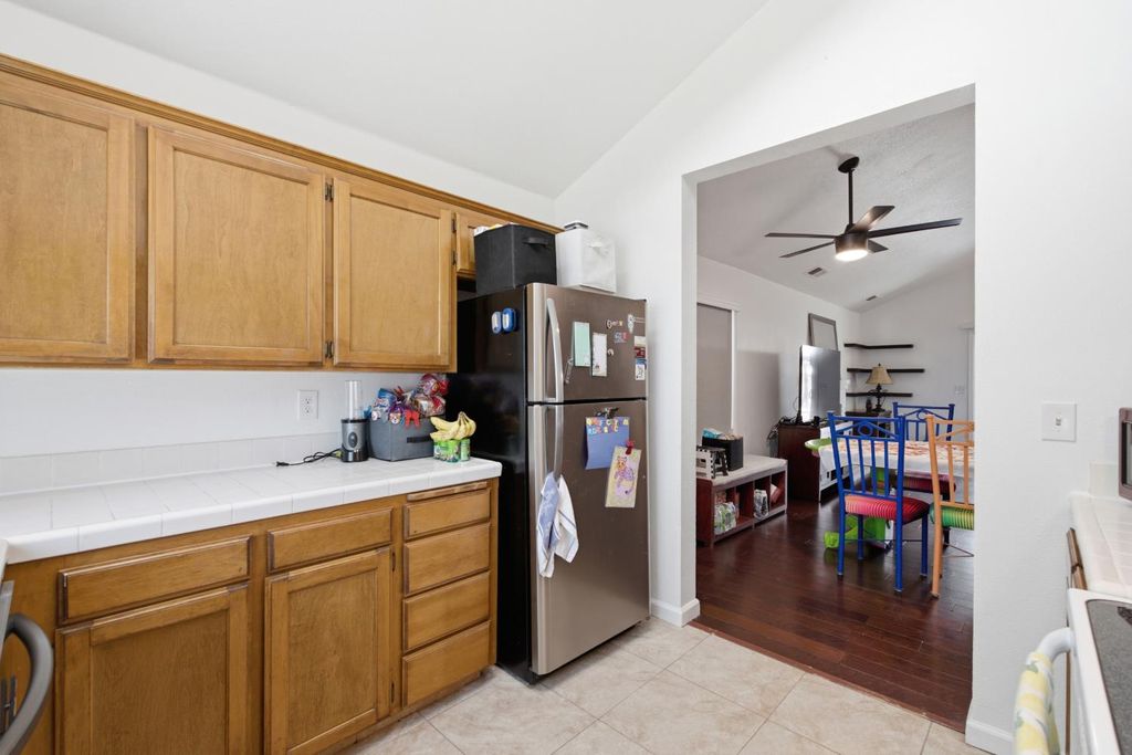 Image 9 of property listing at 3450 W Dovewood Avenue, Fresno, CA 93711