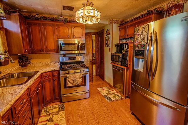 5541 Ravenna Avenue, Louisville, OH 44641