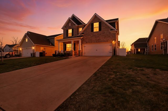 572 Ballard Dr, White House, TN 37188