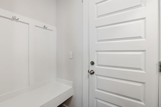 572 Ballard Dr, White House, TN 37188