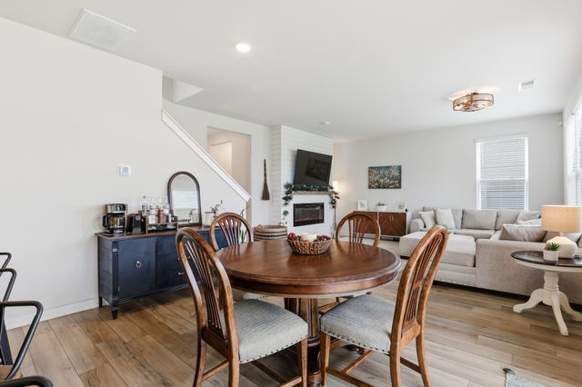 572 Ballard Dr, White House, TN 37188