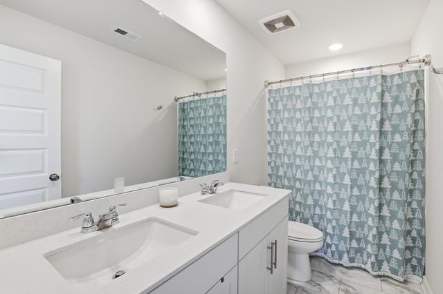 572 Ballard Dr, White House, TN 37188