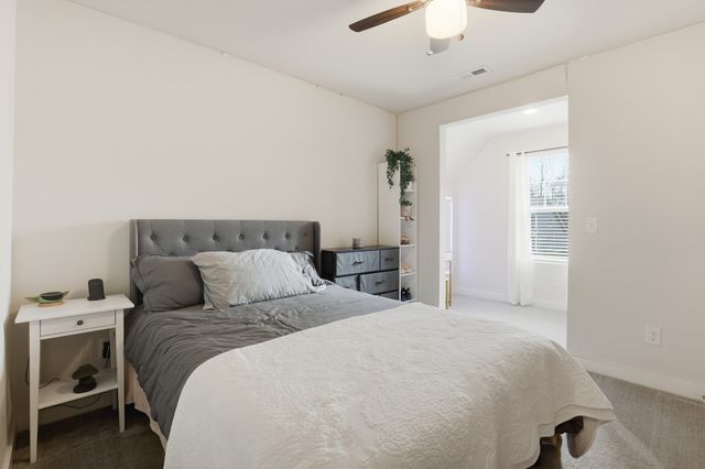 572 Ballard Dr, White House, TN 37188