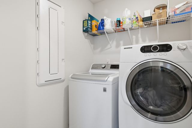 572 Ballard Dr, White House, TN 37188