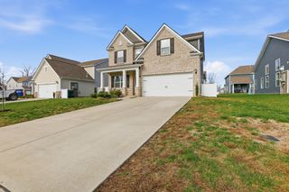 572 Ballard Dr, White House, TN 37188
