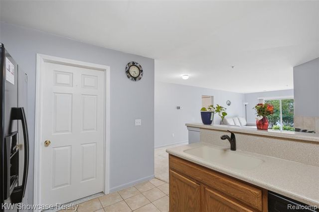340 Brookfield Drive, Westland, MI 48185