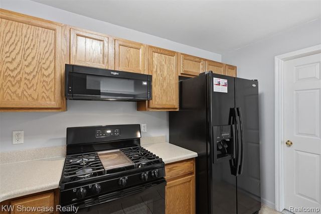 340 Brookfield Drive, Westland, MI 48185