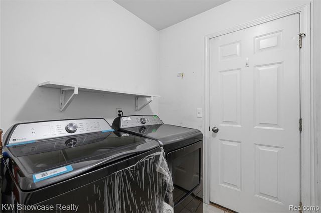 340 Brookfield Drive, Westland, MI 48185