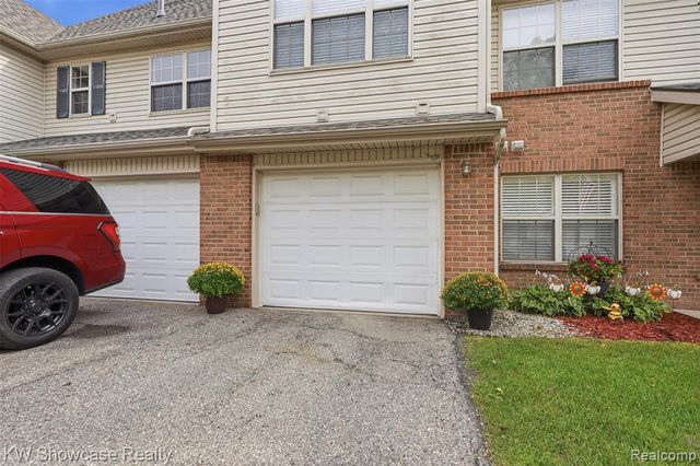 340 Brookfield Drive, Westland, MI 48185