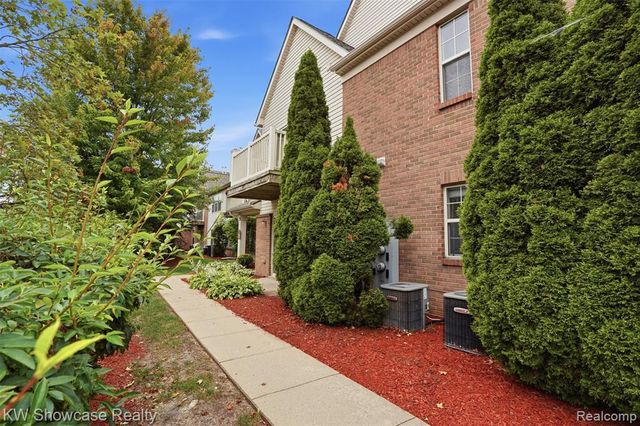 340 Brookfield Drive, Westland, MI 48185