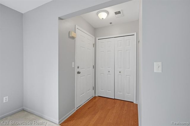 340 Brookfield Drive, Westland, MI 48185