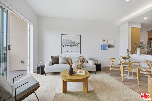 3555 Overland Avenue 201, Los Angeles, CA 90034
