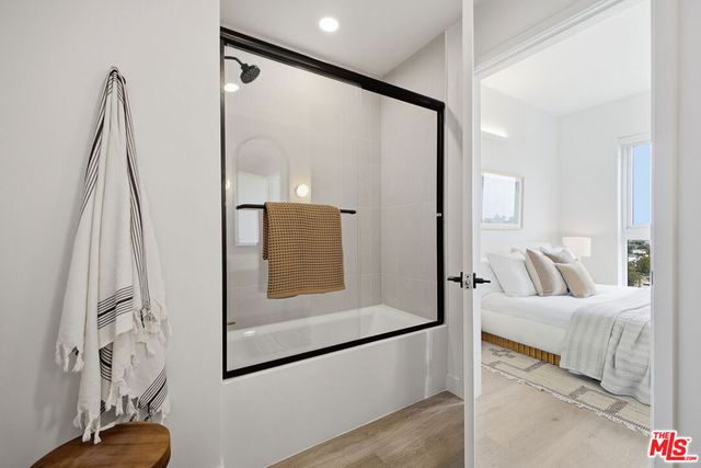 3555 Overland Avenue 201, Los Angeles, CA 90034