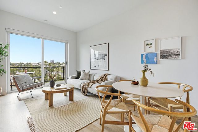 3555 Overland Avenue 201, Los Angeles, CA 90034