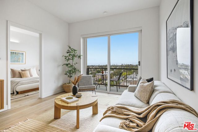 3555 Overland Avenue 201, Los Angeles, CA 90034