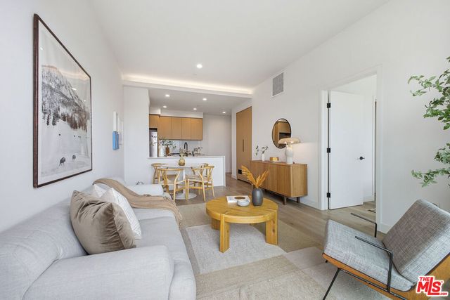 3555 Overland Avenue 201, Los Angeles, CA 90034