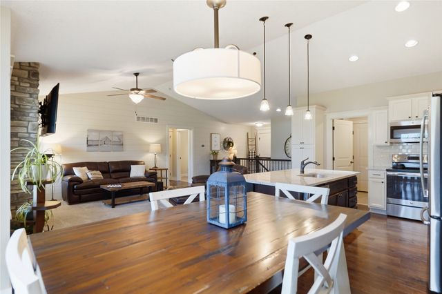 3338 NW Trestle Point Drive, Ankeny, IA 50023