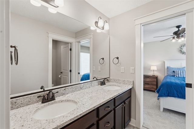3338 NW Trestle Point Drive, Ankeny, IA 50023