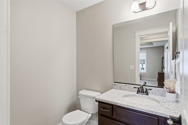 3338 NW Trestle Point Drive, Ankeny, IA 50023
