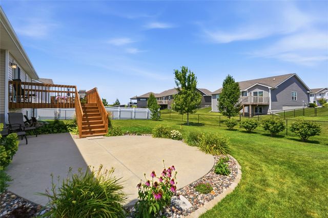 3338 NW Trestle Point Drive, Ankeny, IA 50023