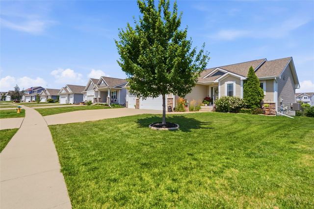 3338 NW Trestle Point Drive, Ankeny, IA 50023