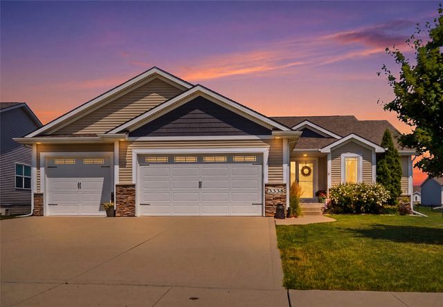 3338 NW Trestle Point Drive, Ankeny, IA 50023