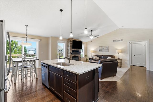 3338 NW Trestle Point Drive, Ankeny, IA 50023