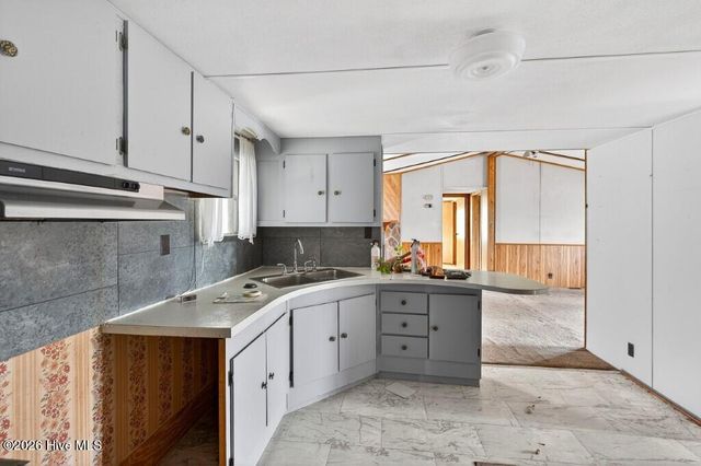 1228 Scotts Store Road, Grantsboro, NC 28529