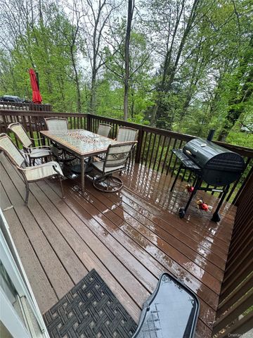 28 Hidden Creek Boulevard, Monroe, NY 10950