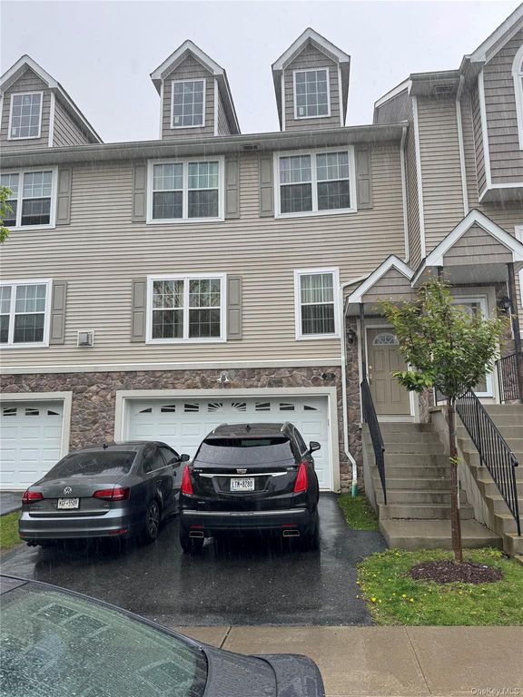 28 Hidden Creek Boulevard, Monroe, NY 10950