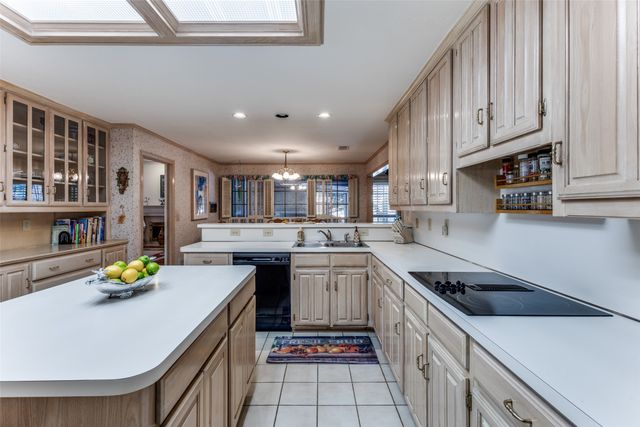 5820 Sky Park Drive, Plano, TX 75093