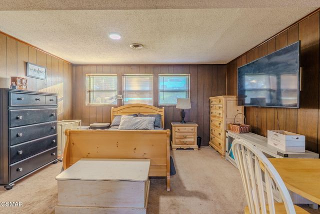 8000 Little Joe Road, Powell, TN 37849