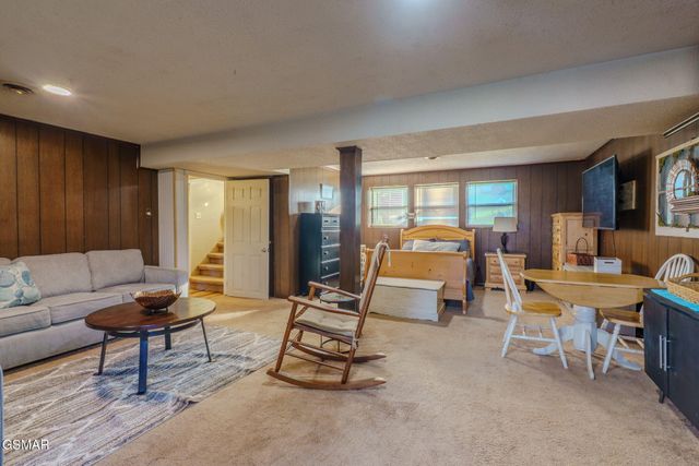 8000 Little Joe Road, Powell, TN 37849