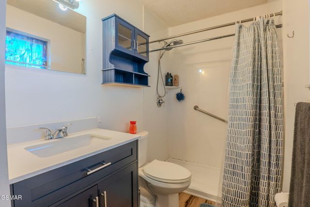 8000 Little Joe Road, Powell, TN 37849