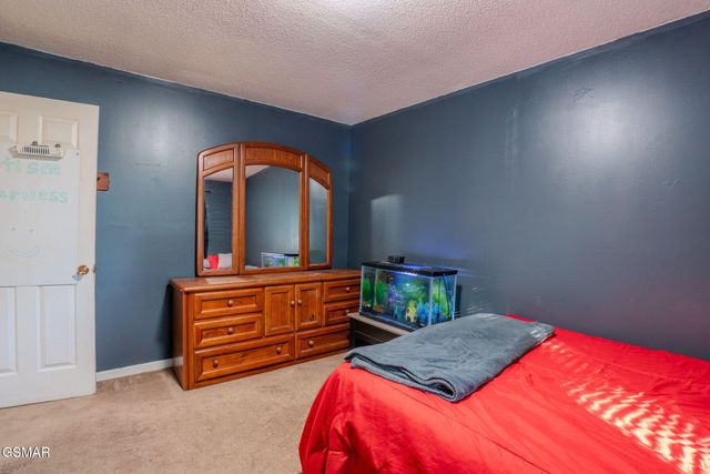 8000 Little Joe Road, Powell, TN 37849